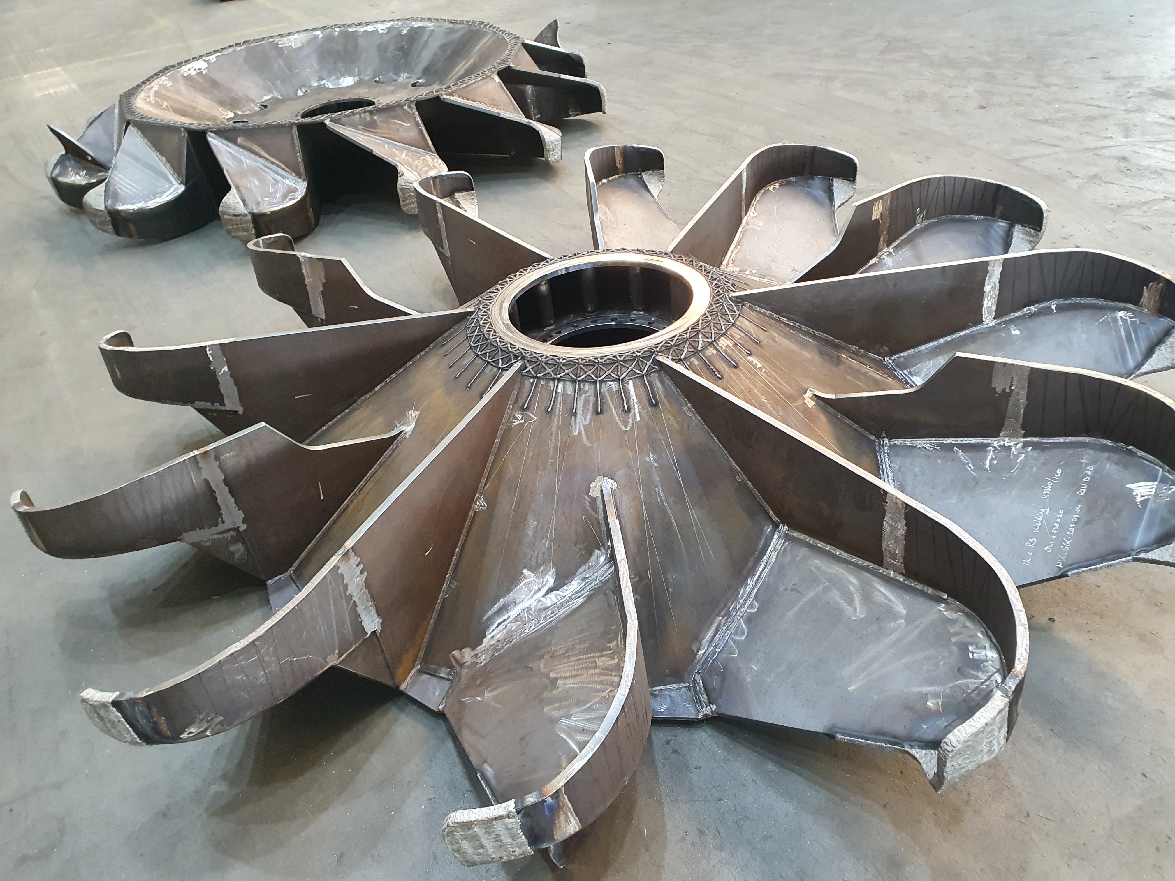 Grote S690 (weldox) lassamenstellingen voor de Offshore Industrie